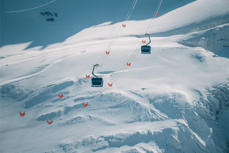 Kabelbaan met uitzicht op de Matterhorn in Zermatt